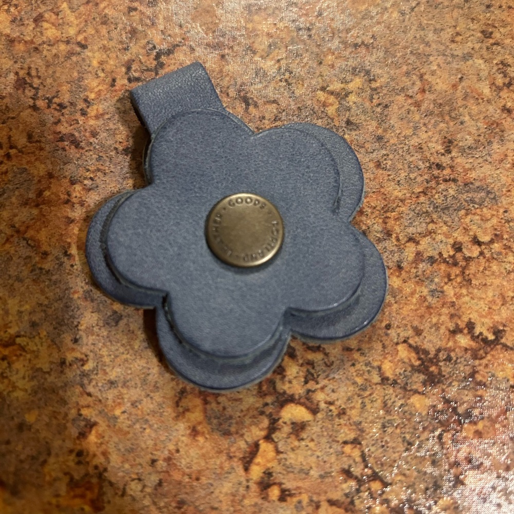 Portland Leather Goods NEW blue/grey  flower clip